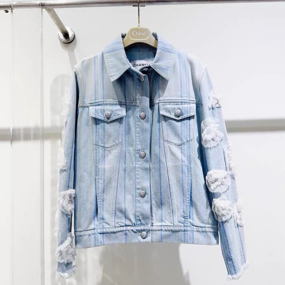 🚩steal Authentic Chanel Blue Denim Jacket with White Floral Details